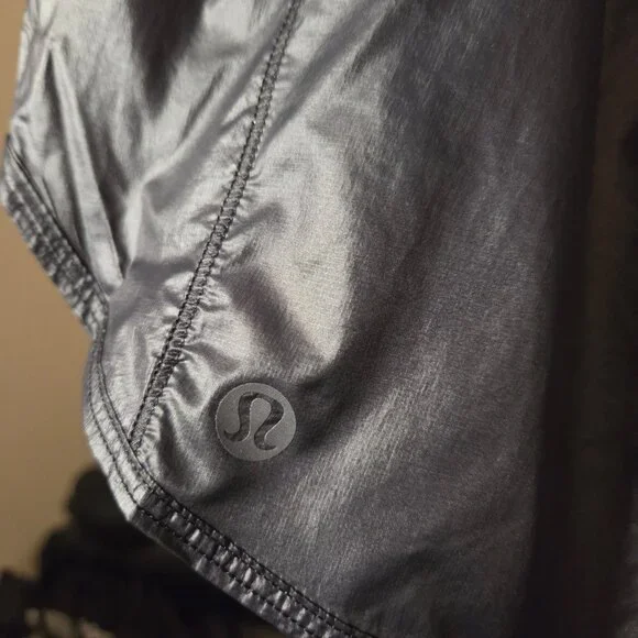 New Rare LULULEMON Hotty Hot High Rise Shorts 4" Black Matte Sheen Lined 6 - Picture 10 of 12